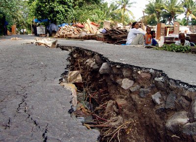 http://www.sciencemediacentre.co.nz/wp-content/upload/2010/12/earthquake-gallery-3.jpg