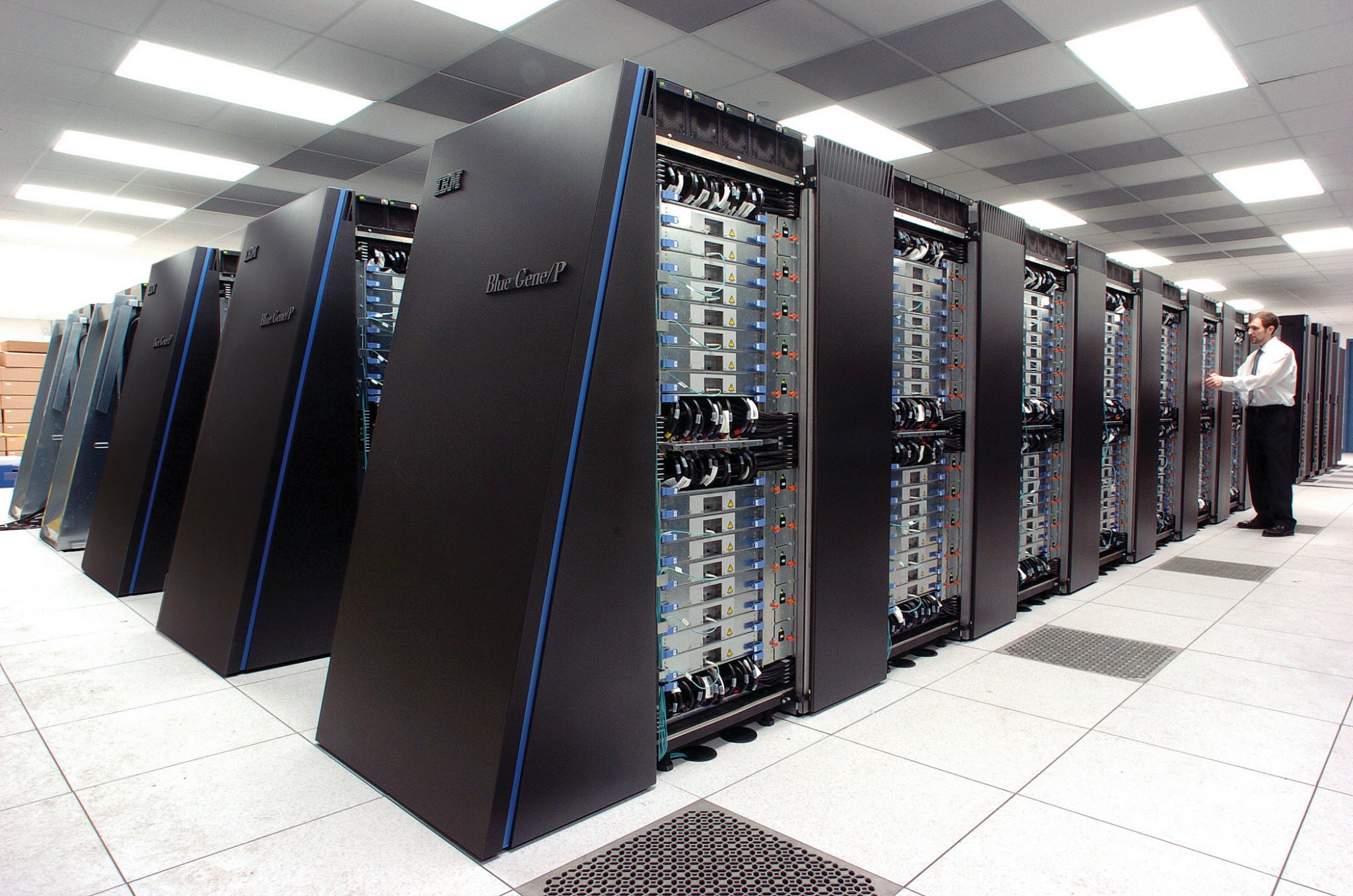 http://www.sciencemediacentre.co.nz/wp-content/upload/2011/06/IBM_Blue_Gene_P_supercomputer.jpg