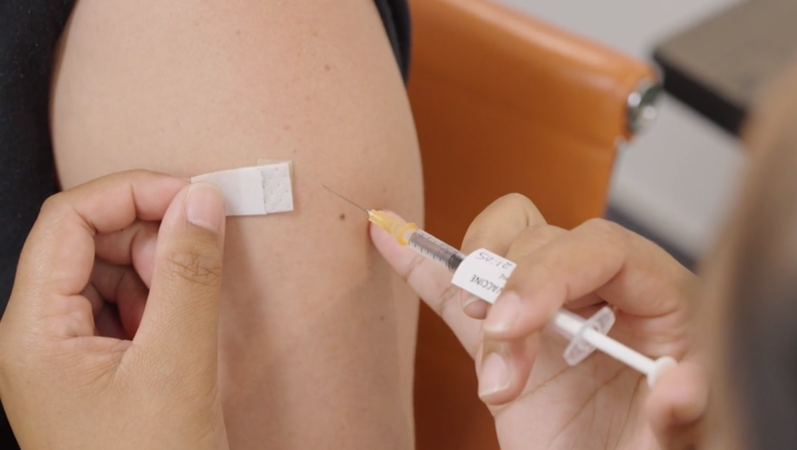 AstraZeneca vaccine linked to bleeding disorder, Pfizer not – Expert Reaction